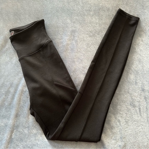 Assets Red Hot Label by Spanx High Rise Shapwear Leggings Black - Picture 12 of 13